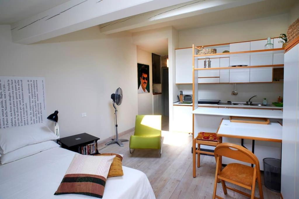 Cozy Nest Apartment โกโม ภายนอก รูปภาพ